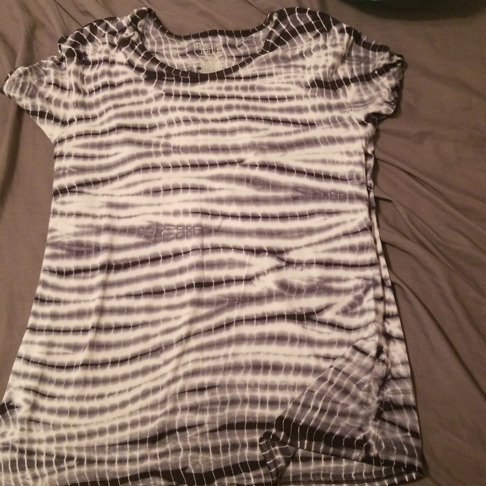 Scoop neck top